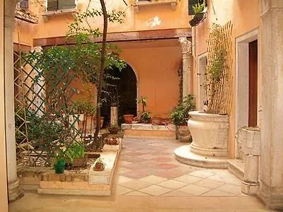 Casa Dolce Πανσιόν 2*